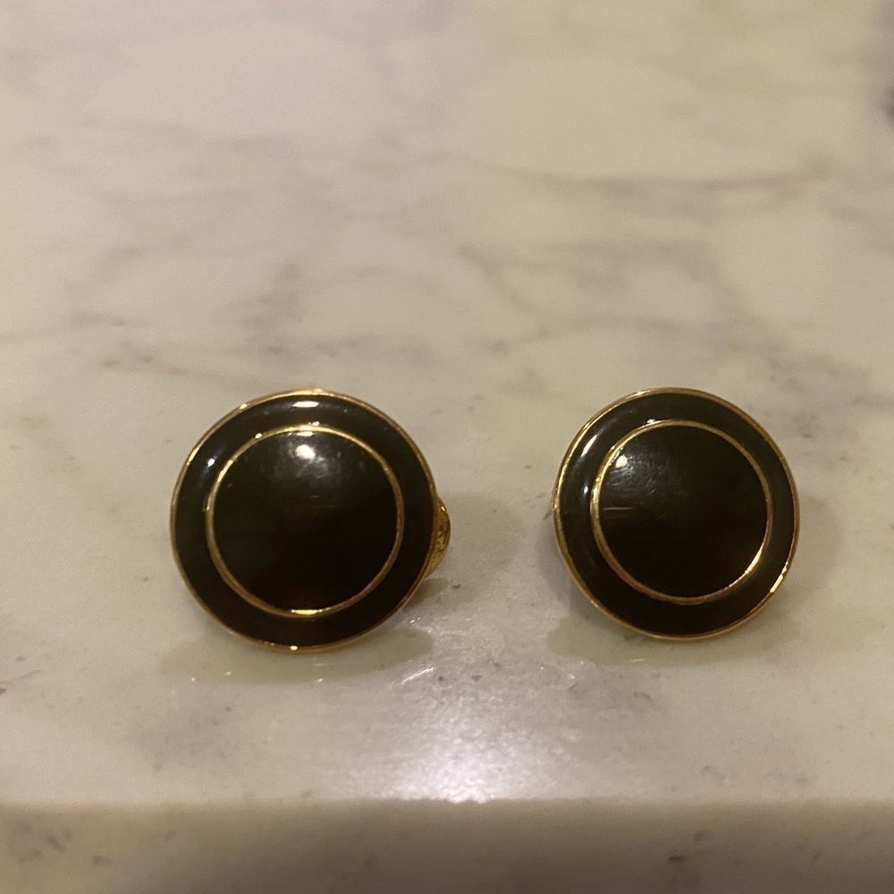 🌷🌷3/$15 MONET Vintage Black Cabochon Round Clip Earrings